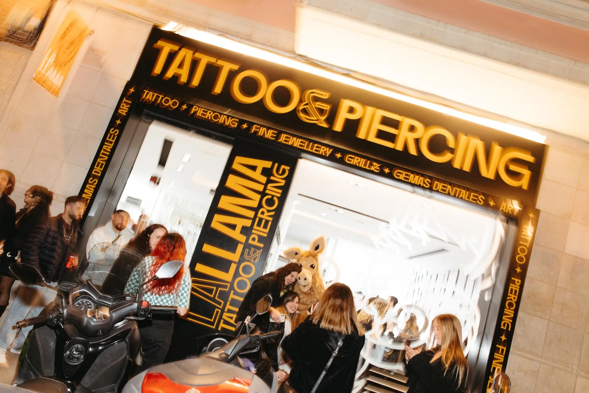 La Llama Tattoo — Branding para La Llama · imagen 1